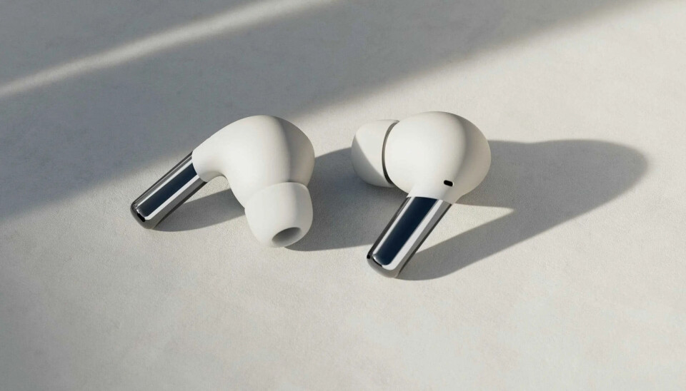 PROFFE: Oneplus Buds Pro overrasker med glimrende støydemping.