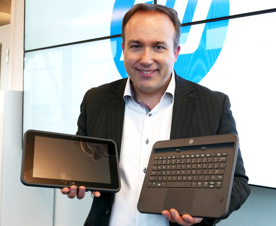 KLAR FOR SKOLEN: HP-direktør Verner Hølleland vil forsyne norsk skole med hybrid-pc-er og nettbrett som tåler en støyt. (Foto: Toralv Østvang)