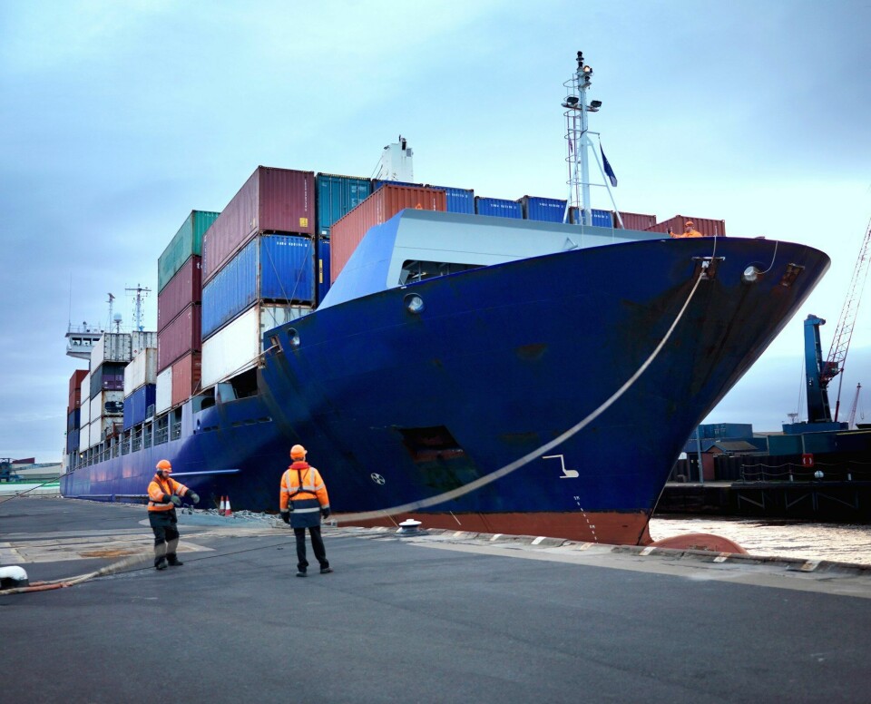 PORT OF CALL: Shipping containers arrive in a port terminal. (Foto: IBM, Maersk)