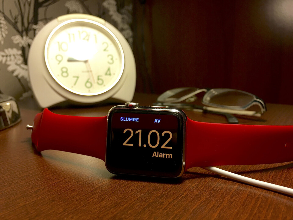VEKKERKLOKKE: Apple Watch er en bedre vekkerklokke enn Iphone. (Foto: Toralv Østvang)
