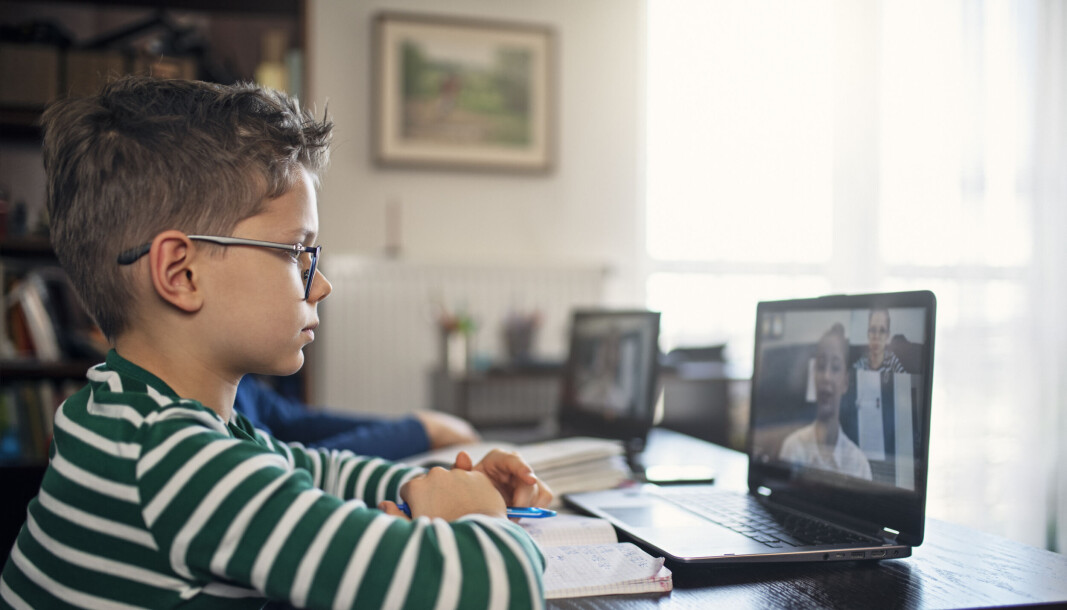 TAR GREP: Kommuner har tatt grep etter at de ble kjent med problemstillingen rundt skoleelever og Teams. Halden Kommune har innført risikoanalyse av Teams i tillegg til å be Microsoft om flere valgmuligheter i kommunikasjonsløsningen. TAR GREP: Kommuner har tatt grep etter at de ble kjent med problemstillingen rundt skoleelever og Teams. Halden Kommune har innført risikoanalyse av Teams i tillegg til å be Microsoft om flere valgmuligheter i kommunikasjonsløsningen.