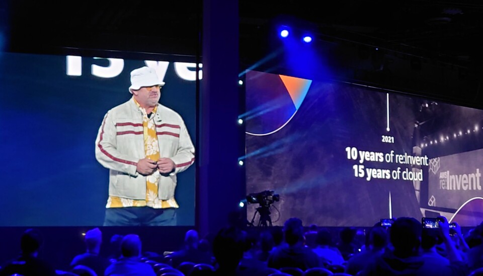 AGGRESSIV: Teknologisjef og rockestjerne Verner Vogels i Amazon Web Services offentliggjorde aggressive planer for datasentre i Norden under Reinvent i Las Vegas.