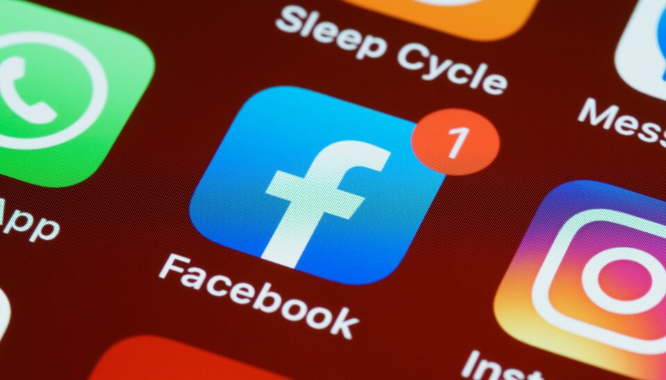 SMELL: Facebook gikk på en smell i uka, mens Amazon opplever vekst i skyen. SMELL: Facebook gikk på en smell i uka, mens Amazon opplever vekst i skyen.
