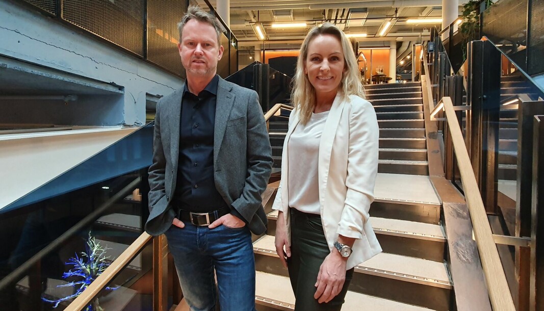 NY CXO: Karl Fredrik Lund, CEO i Papirfly Group og den nye CXOen Lise Tangen Hansen. (Foto: Papirfly)