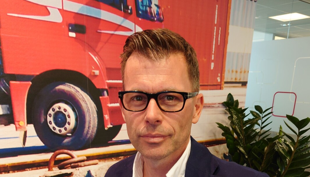 PASSFORM: – ERP er motoren, og kundene bør ikke bruke mye tid der. At systemet passer godt i utgangspunktet er poenget med industrispesifikke løsninger, sier norgessjefen i Infor, Erlend Skaar-Olsen. (Foto: Anders Løvøy) PASSFORM: – ERP er motoren, og kundene bør ikke bruke mye tid der. At systemet passer godt i utgangspunktet er poenget med industrispesifikke løsninger, sier norgessjefen i Infor, Erlend Skaar-Olsen. (Foto: Anders Løvøy)