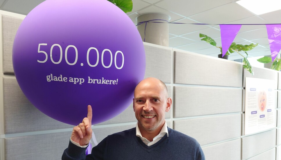 MILEPÆL: BankID har allerede blitt app, og selv om den ikke er lansert tungt ennå, har appen passert en halv million brukere, smiler Øyvind Vestby Brekke som leder BankID i nye BankAxept. (Foto: Anders Løvøy)