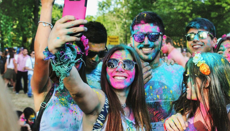 PERSONLIG: Enhver person velger selv om de vil være med på et bilde, og om det kan legges ut på nett. (Foto: Unsplash) PERSONLIG: Enhver person velger selv om de vil være med på et bilde, og om det kan legges ut på nett. (Foto: Unsplash)