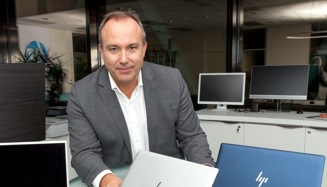 FØLES GODT: Verner Hølleland, administrerende direktør i HP Norge, er glad for å ønske Maria Collin velkommen i HP. (Foto: HP Norge) FØLES GODT: Verner Hølleland, administrerende direktør i HP Norge, er glad for å ønske Maria Collin velkommen i HP. (Foto: HP Norge)