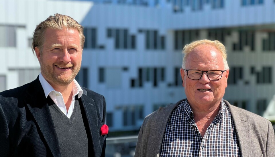SLÅR SEG SAMMEN: To selskap blir til ett. Fra venstre: Axel Tenvik i Orbify.ai as og Rolf Frydenberg i Manag-e Nordic AS på Fornebu torsdag. (Foto: Orbify.ai)