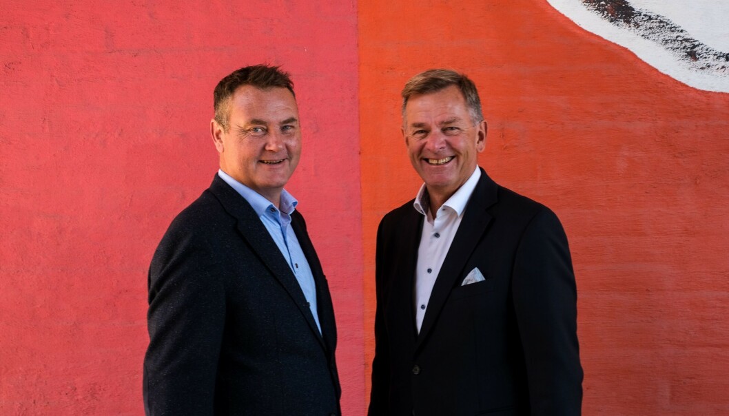NY: Til venstre Raymond Eivik sammen med administrerende direktør Jan Søgaard. (Foto: Netsecurity) NY: Til venstre Raymond Eivik sammen med administrerende direktør Jan Søgaard. (Foto: Netsecurity)