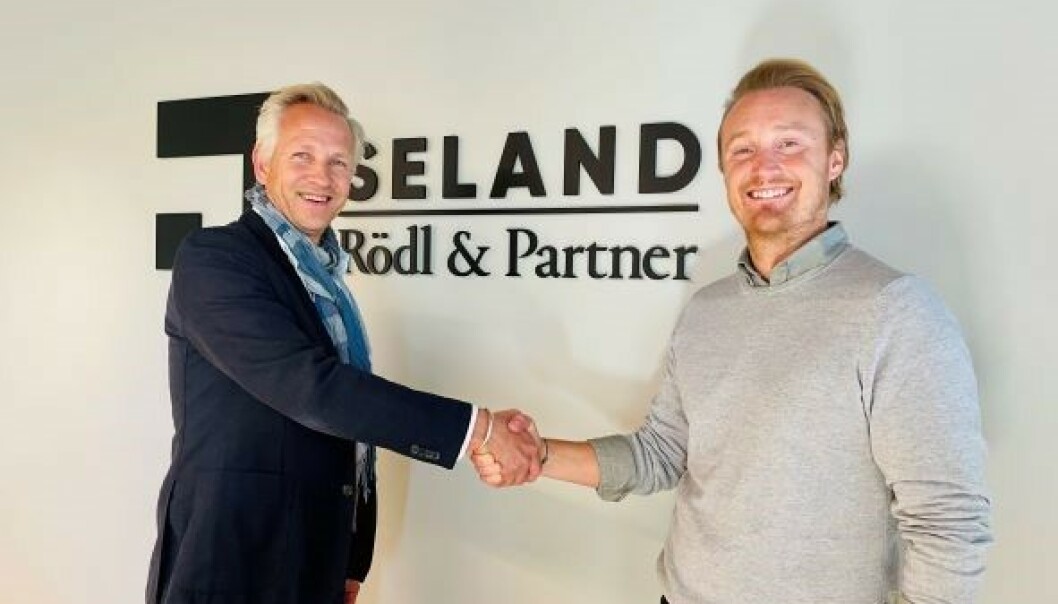 LEGALTECH: Lexly hadde sine første nettbaserte tjenester oppe og gå allerede i 2007. Fra venstre daglig leder Jørgen Jynge i Seland, Rödl & Partner og Erik Nordenborg i Lexly. (Foto: Seland, Rödl & Partner) LEGALTECH: Lexly hadde sine første nettbaserte tjenester oppe og gå allerede i 2007. Fra venstre daglig leder Jørgen Jynge i Seland, Rödl & Partner og Erik Nordenborg i Lexly. (Foto: Seland, Rödl & Partner)