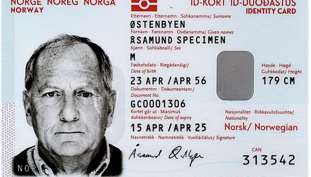 UDIGITAL: De nye ID-kortene gjorde det lettere å reise, men inneholdt ikke den viktige digitale delen. (Foto: Politiet) UDIGITAL: De nye ID-kortene gjorde det lettere å reise, men inneholdt ikke den viktige digitale delen. (Foto: Politiet)