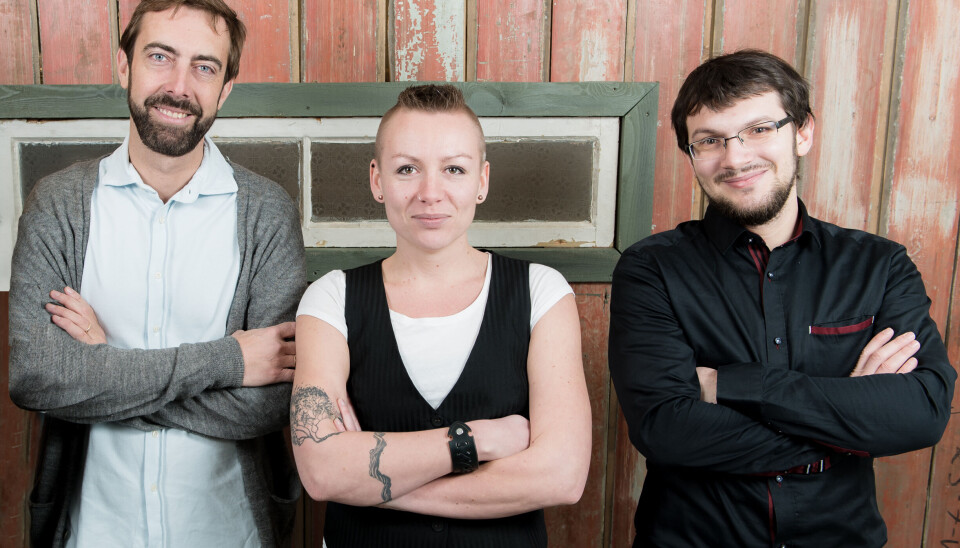 TILDELES MIDLER: Jacobo Elosua, Anita Schjøll Abildgaard og Victor Botev startet Iris.ai. (Foto: Dan Taylor) TILDELES MIDLER: Jacobo Elosua, Anita Schjøll Abildgaard og Victor Botev startet Iris.ai. (Foto: Dan Taylor)