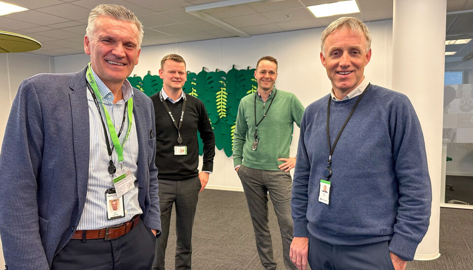SOPRA STERIA OG VÅR ENERGI: Sopra Sterias kontrakteier, Rolf Erik Svarstad (til venstre), sammen med Vår Energis kontrakteier Stein Tyldum. Bak: IT Service Delivery-leder Kjell Skaare-Fatland og TDS & Support Manager Jan Bjarne Tengesdal. Begge er tilknyttet Vår Energi og har vært tett involvert i anbudsprosessen. SOPRA STERIA OG VÅR ENERGI: Sopra Sterias kontrakteier, Rolf Erik Svarstad (til venstre), sammen med Vår Energis kontrakteier Stein Tyldum. Bak: IT Service Delivery-leder Kjell Skaare-Fatland og TDS & Support Manager Jan Bjarne Tengesdal. Begge er tilknyttet Vår Energi og har vært tett involvert i anbudsprosessen.