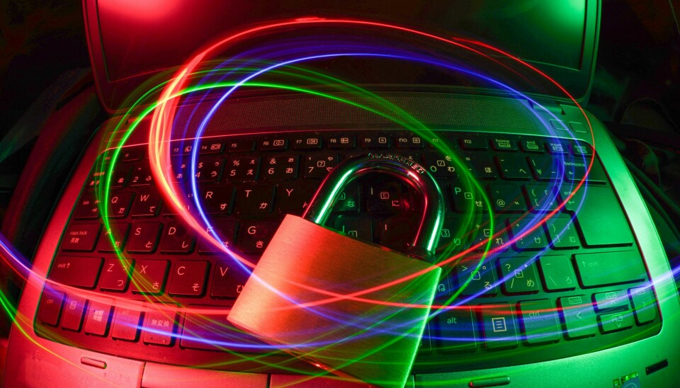 I SØKELYSET: Doron Davidson i cyber-sikkerhetsselskapet Logpoint peker på særlig fem cyber-trusler man bør ha søkelys på i 2023. (Foto: Unsplash)