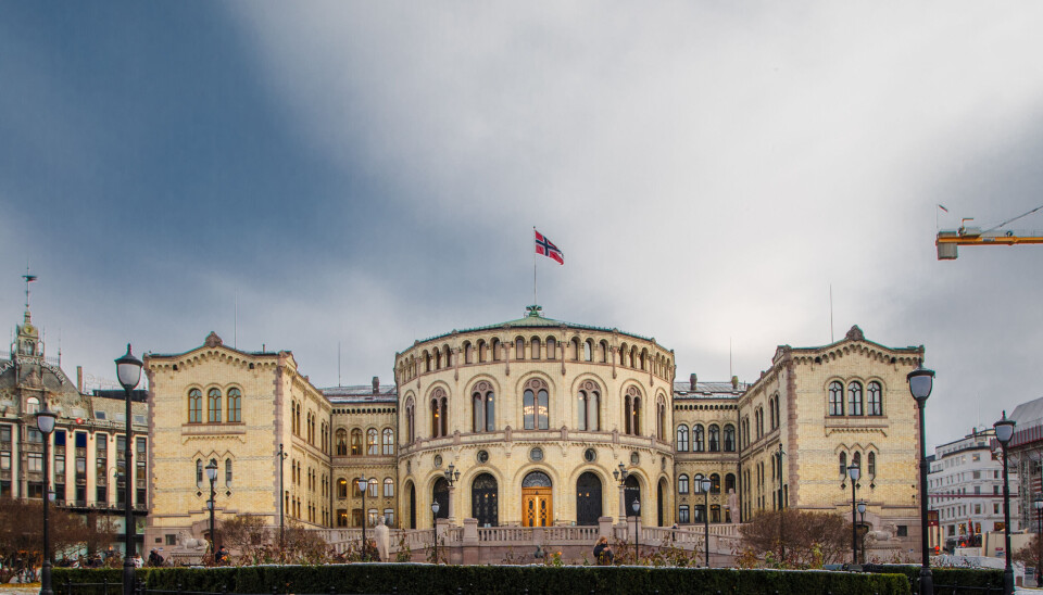 HJELPER IKKE: Regjeringens reviderte nasjonalbudsjett gjør ingen ting for å tette kompetansehullene, mener artikkelforfatteren. (Foto: Stortinget) HJELPER IKKE: Regjeringens reviderte nasjonalbudsjett gjør ingen ting for å tette kompetansehullene, mener artikkelforfatteren. (Foto: Stortinget)