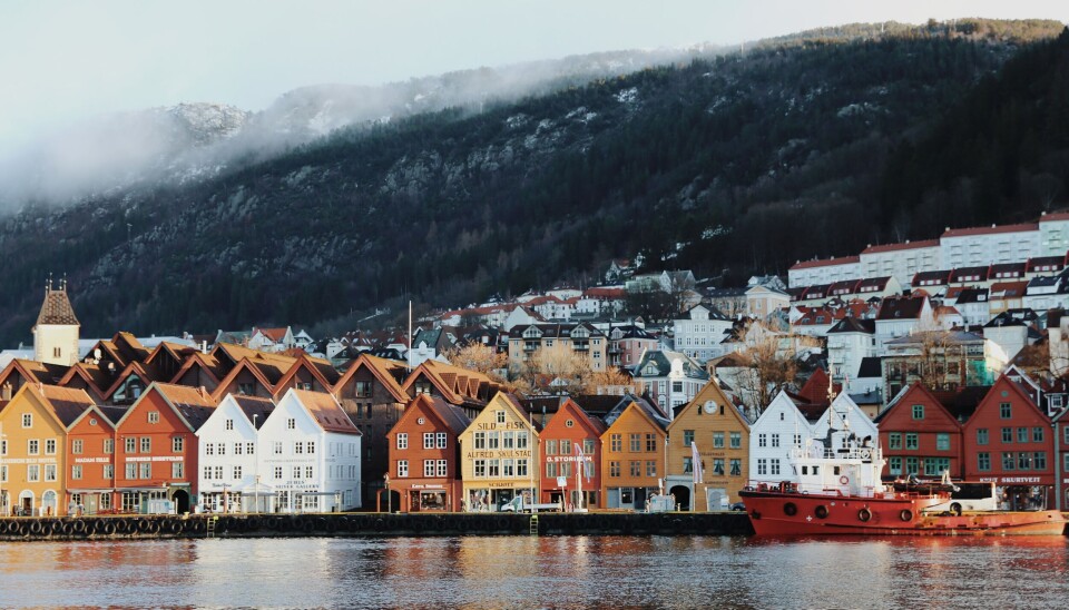 SIER NEI: Bergen kommune tar konklusjonen fra MSN på alvor. Ansatte i kommunen får derfor ikke ha Tiktok på tjenestemobilene. (Foto: Unsplash) SIER NEI: Bergen kommune tar konklusjonen fra MSN på alvor. Ansatte i kommunen får derfor ikke ha Tiktok på tjenestemobilene. (Foto: Unsplash)
