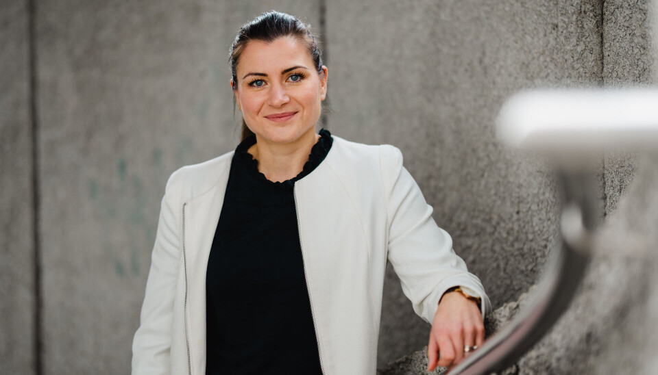 TIDENES YNGSTE: Elisabet Haugsbø blir tidenes yngste president i Tekna, når hun tar over stafettpinnen fra Lars Olav Grøvik. (Foto: Tekna) TIDENES YNGSTE: Elisabet Haugsbø blir tidenes yngste president i Tekna, når hun tar over stafettpinnen fra Lars Olav Grøvik. (Foto: Tekna)