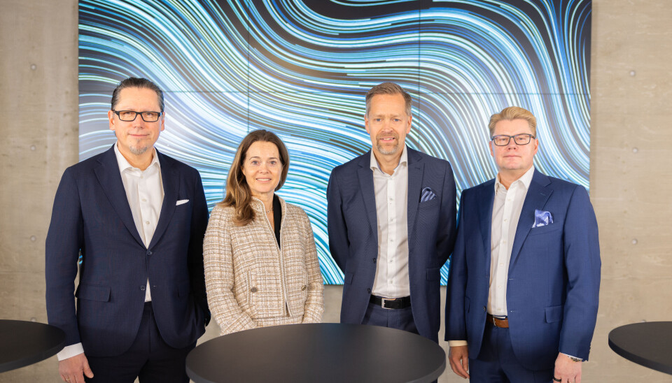 SAMMEN OM SIKKERHET: Fra venstre konsernsjef Remi Eriksen i DNV, daglig leder Liv Hovem i DNV Accelerator, Teemu Salmi som er daglig leder i Nixu og Jari Niska, styreleder i Nixu. (Foto: DNV) SAMMEN OM SIKKERHET: Fra venstre konsernsjef Remi Eriksen i DNV, daglig leder Liv Hovem i DNV Accelerator, Teemu Salmi som er daglig leder i Nixu og Jari Niska, styreleder i Nixu. (Foto: DNV)