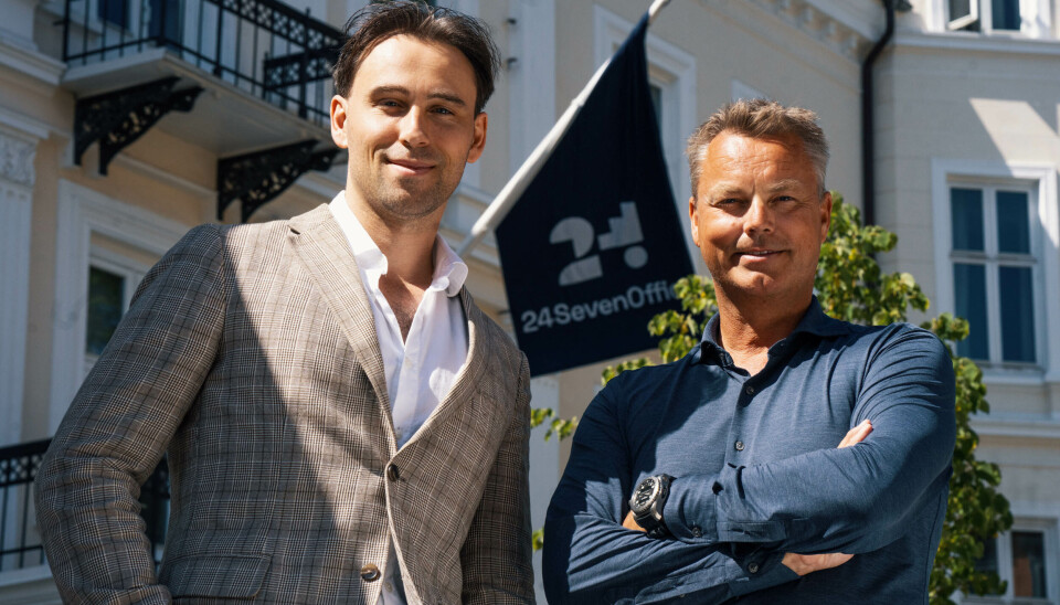VEKST: – Vi vil fortsette å bygge et sterkt team klare til å levere lønnsom vekst i årene som kommer, sier konsernsjef Eirik Aalvik Stranden (t.v) i 24Sevenoffice. Her sammen med grunnlegger Stian Rustad. (Foto: 24Sevenoffice)