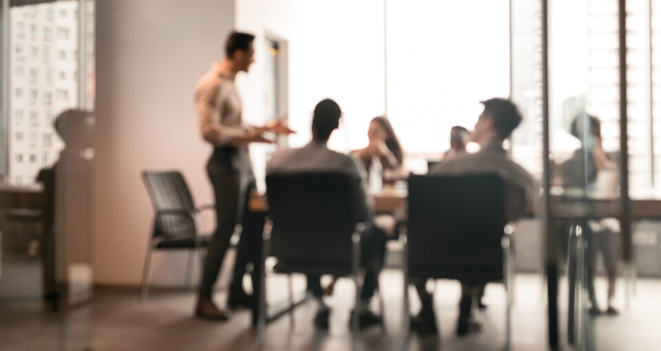 KOMPETANSE: Det er kanskje ikke så mange nye elementer i lederrollen som trengs, men alle ledere må nå i større grad beherske dem, skriver Joakim Lystad i Digitaliseringsrådet. (Foto: Istock.com)