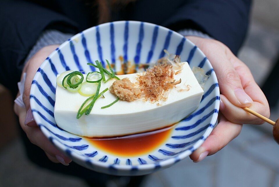 Tofu.  Tofu tradisjonelt soyaprodukt med opphav i Asia. Det lages av soyamelk.
Foto: Unsplash/Sherman Kwan