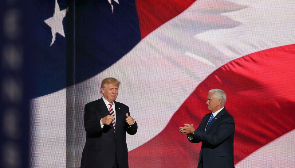 FAKE NEWS: Fra den hackede kontoen til Donald Trump Jr. ble det påstått at Donald Trump (avbildet med Mike Pence) ikke lenger var med oss. (Foto: Unsplash) FAKE NEWS: Fra den hackede kontoen til Donald Trump Jr. ble det påstått at Donald Trump (avbildet med Mike Pence) ikke lenger var med oss. (Foto: Unsplash)