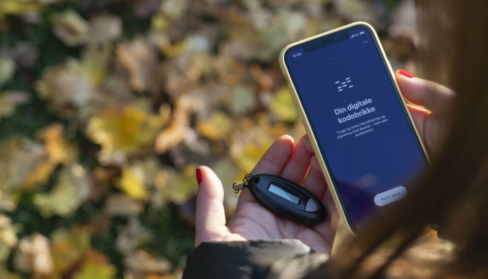 IKKE KODEBRIKKE: Mange har forkastet kodebrikken. BankID-appen er tatt i bruk av 2 millioner og er nå den mest bruke BankID-metoden. (Foto: BankID) IKKE KODEBRIKKE: Mange har forkastet kodebrikken. BankID-appen er tatt i bruk av 2 millioner og er nå den mest bruke BankID-metoden. (Foto: BankID)