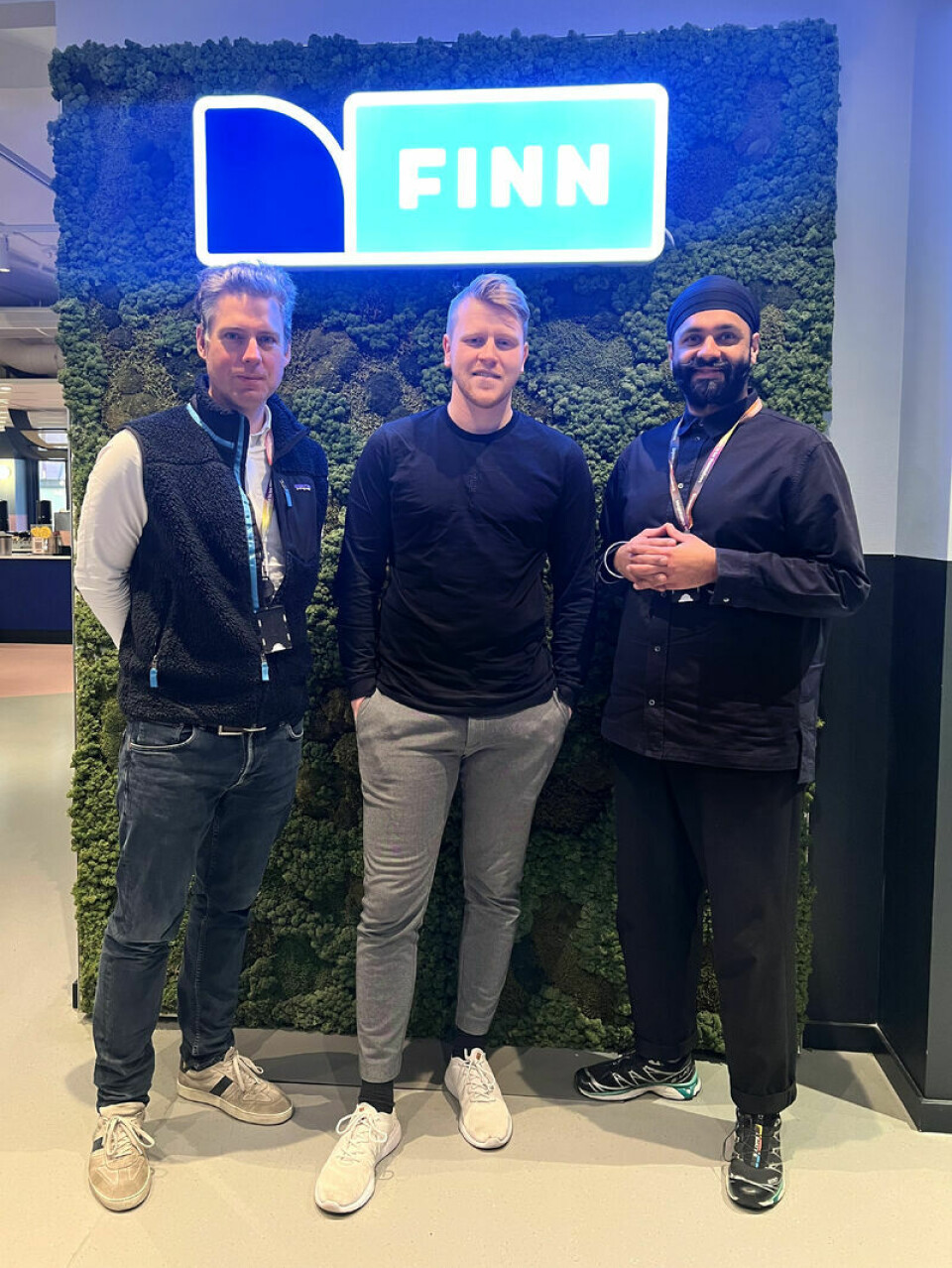 MØTE: Christopher Ringvold (tv) i Finn og Sumeet Singh Patpatia i Schibsted (th) tok kontakt med Fredrik Fornes etter hans innlegg i Stavanger Aftenblad. (Foto: privat)