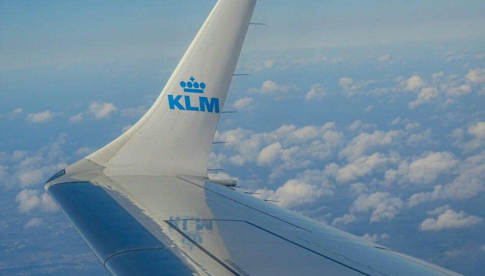 OVERSIKT: KLM kaster mindre mat om bord i flyene takket være kunstig intelligens. AI-programmer gjør det mulig for selskapet å bedre forutsi hvor mange passasjerer som har bestilt, faktisk vil gå om bord på et fly. (Foto: Unsplash)