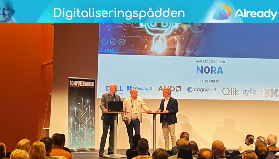 PÅ SCENEN: Digialiseringspodden intervjuet lederen av Nora.ai, Klas Henning Pettersen under konferansen Generativ AI i praksis. (Foto: Digitaliseringspodden)