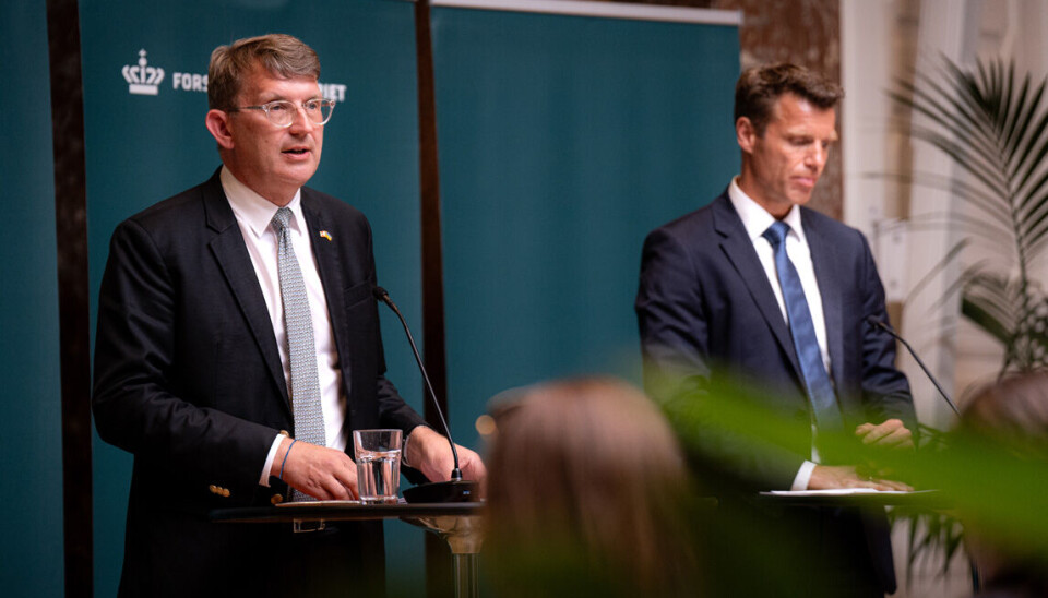 ØKTE TRUSLER: Danmarks forsvarsminister Troels Lund Poulsen og sjef for det danske Center for Cybersikkerhed Thomas Flarup. (Foto: Det danske Forsvarsministeriet). Danmarks forsvarsminister Troels Lund Poulsen og sjef for det danske Center for Cybersikkerhed Thomas Flarup. Foto: Det danske Forsvarsministeriet.