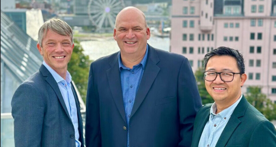 EVIDI KJØPER SKYVEKRAFT: Investeringen markerer en viktig milepæl for begge selskaper og har som mål å akselerere digital utvikling, med økt kvalitet og relevans i teknologidrevne skyløsninger. Fra venstre: Jørn Seglem, Eirik Staff og Toan Fjeldaas. (Foto: Evidi)