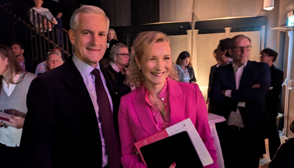 ÅPEN INNOVASJONSMODELL: En helhetlig strategi for SMB-ene må basere seg på samspillet mellom standardisering, datadeling, digital plattform, næringsklynger og «fireparts-samarbeid», skriver artikkelforfatteren i et innspill til digitaliseringsministeren. Her statsminister Jonas Gahr Støre og digitaliseringsminister Karianne Tung under lanseringen av regjeringens digitaliseringsstrategi i Trondheim i høst. (Foto: Anders Løvøy)