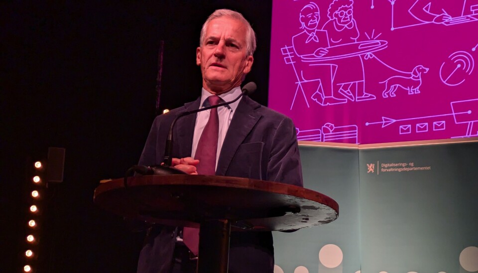 EGEN MEDISIN? Jonas Gahr Støre lanserer regjeringens digitaliseringsstrategi. Teknologi skal gjøre Norge mer effektivt og løse samfunnsproblemer. Men ikke måten landet styres på. (Foto: Anders Løvøy)