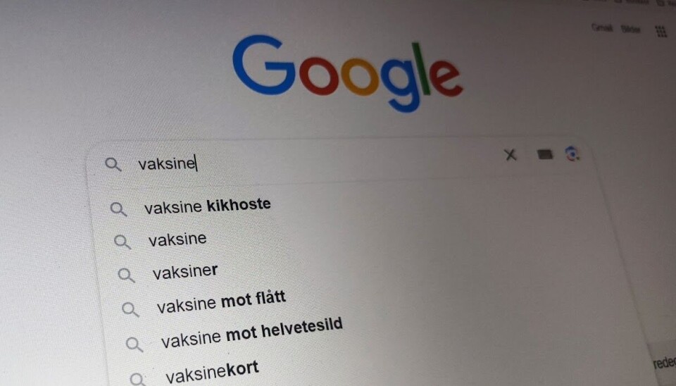 FAKE? Nå skal Google begynne å merke sine søkeresultater om de kan være falske opplysninger eller ikke. (Foto: Frank Johnsen) Skjermdump fra Google med søk etter 'vaksine'.