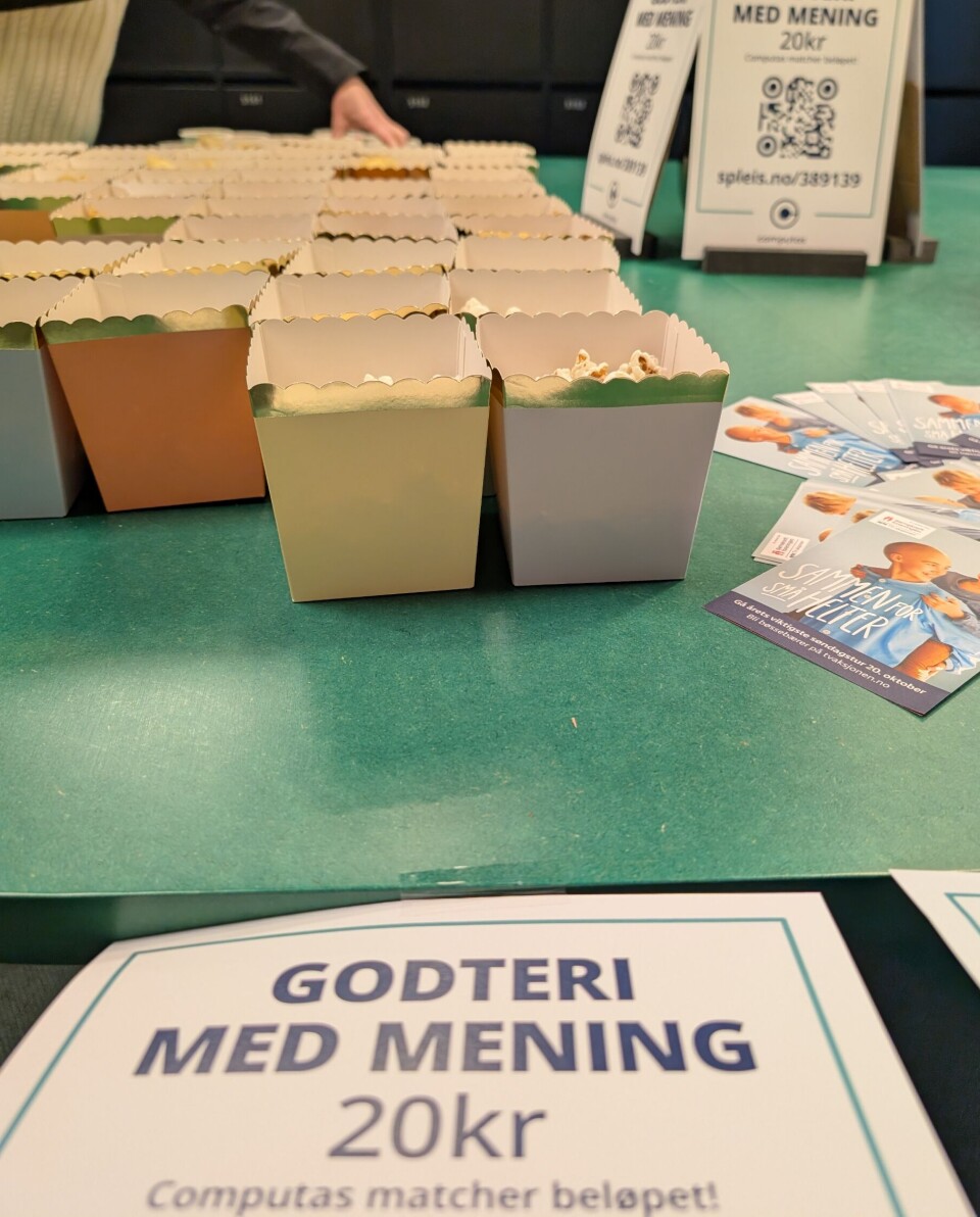 GODTERI MED MENIG: Under Workshopen kunne man kjøpe godteri og chips. Computas matchet beløpet. (Foto: Stine Marie Hagen)