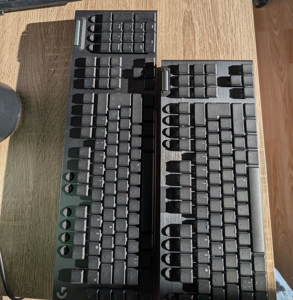 FORSKJELL: Det er en viss størrelseforskjell på tastaturene G915 X og G915 Lightspeed TKL.