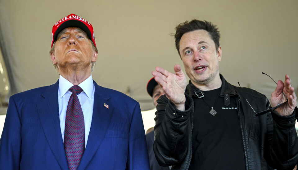TIL ANGREP: Med Donald Trump i ryggen har Elon Musk gått til angrep mot både EU og flere europeiske politikere på sin egen plattform X. (Foto: AP / NTB)