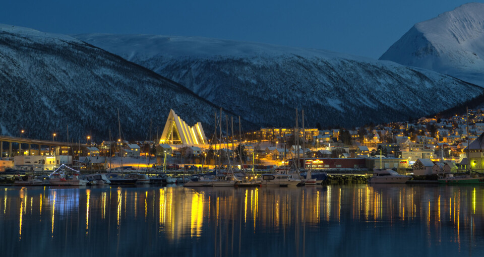 BELYSER PROBLEMET: Tromsø-saken viser at AI kan servere feilaktig innhold med største selvfølgelighet. Slike verktøy kan til og med brukes til å manipulere oss med desinformasjon – godt pakket inn i et språk som høres troverdig ut, skriver Hans-Petter Nygård-Hansen.