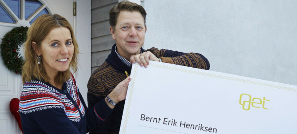 KUNDE NUMMER 500 000: Hos Get-kunde Bernt Erik og Marianne Henriksen på Jessheim står jubelen i taket når Get kommer på besøk. Med Henriksen har en halv million husstander valgt å koble seg til Gets fiberbaserte infrastruktur, og det feires med å gi familien ett års fri bruk av alle tjenester. (Foto: Get) KUNDE NUMMER 500 000: Hos Get-kunde Bernt Erik og Marianne Henriksen på Jessheim står jubelen i taket når Get kommer på besøk. Med Henriksen har en halv million husstander valgt å koble seg til Gets fiberbaserte infrastruktur, og det feires med å gi familien ett års fri bruk av alle tjenester. (Foto: Get)