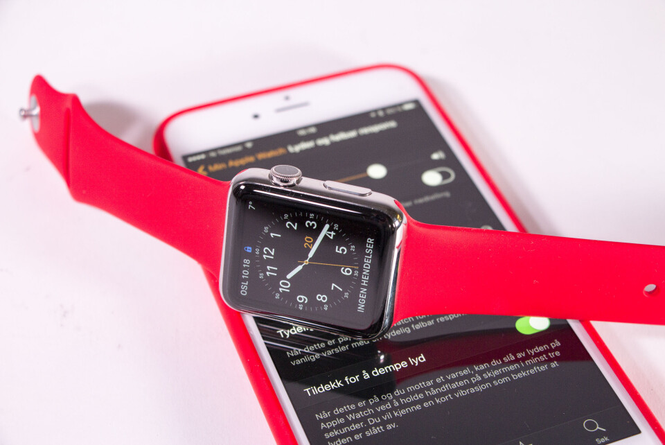 INTEGRERT: Apple Watch er tett integrert med Iphone og er Iphone-ens forlengede arm – på armen. (Foto: Toralv Østvang)
