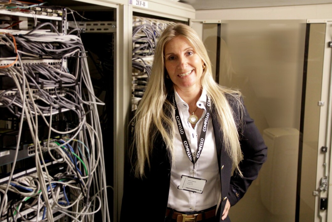 IT-SJEFEN: It-sjef Hanne Granum i Compello er vant med å håndtere både serverskap og komplekse utviklingsmiljøer. (Foto: Compello) IT-SJEFEN: It-sjef Hanne Granum i Compello er vant med å håndtere både serverskap og komplekse utviklingsmiljøer. (Foto: Compello)