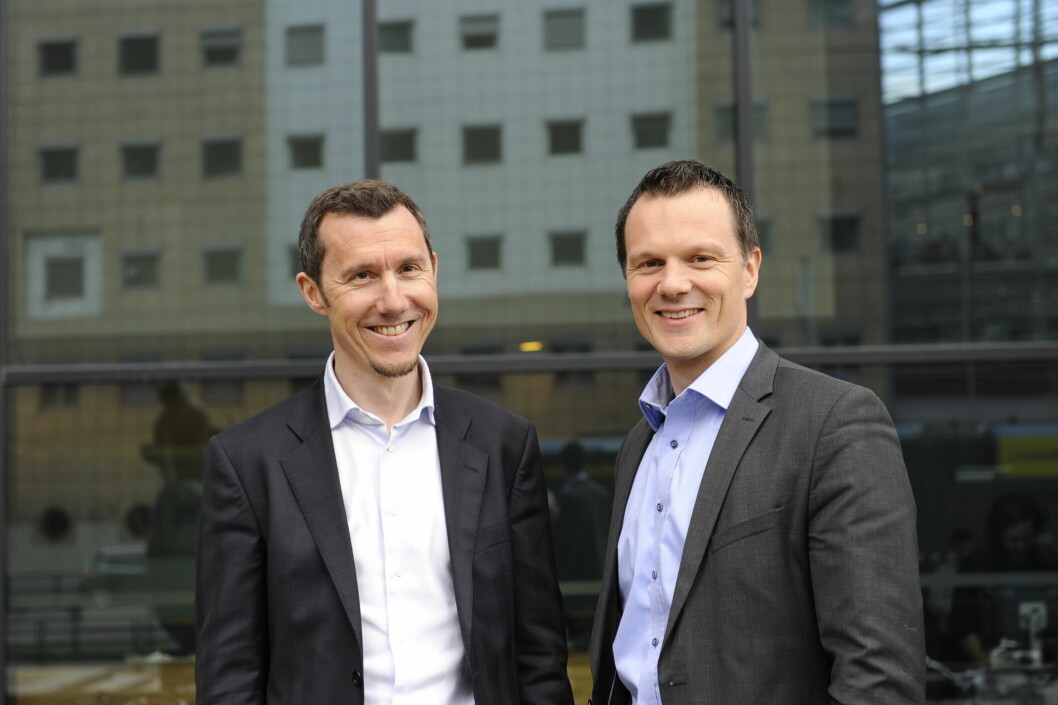 NÅ KOMMER E-SIGNERING: Digipost-direktør Thomas Mathisen (t.v.) og Arne Vidar Haug, leder for forretningsutvikling i Signicat. (Foto: Birger Morken/Posten)
