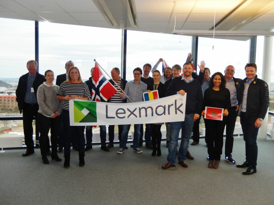 STÅR SAMLET: Lexmark Norge feirer selskapets fornyelse, 'One Lexmark', der konsernet skal fremstå som en helhet, med én organisasjon og én struktur. (Pressefoto)