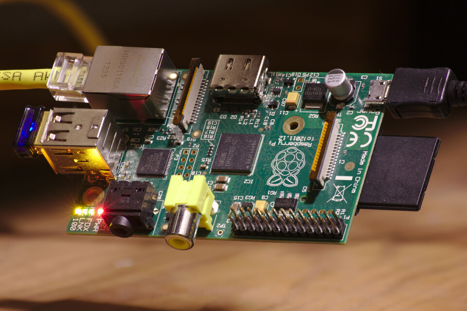 ALLSIDIG VERKTØY: Raspberry Pi kan brukes til mye, nå også som værstasjon. Maskinen på bildet er konfigurert som en Onion-ruter med Tor. (Foto: Sage Ross/Wikimedia Common (CC BY-SA 3.0)) ALLSIDIG VERKTØY: Raspberry Pi kan brukes til mye, nå også som værstasjon. Maskinen på bildet er konfigurert som en Onion-ruter med Tor. (Foto: Sage Ross/Wikimedia Common (CC BY-SA 3.0))