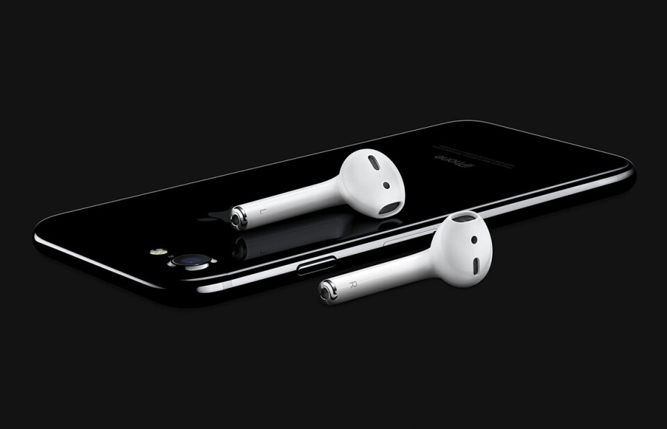 BT: Hvite pods, sort telefon (Foto: Apple) BT: Hvite pods, sort telefon (Foto: Apple)
