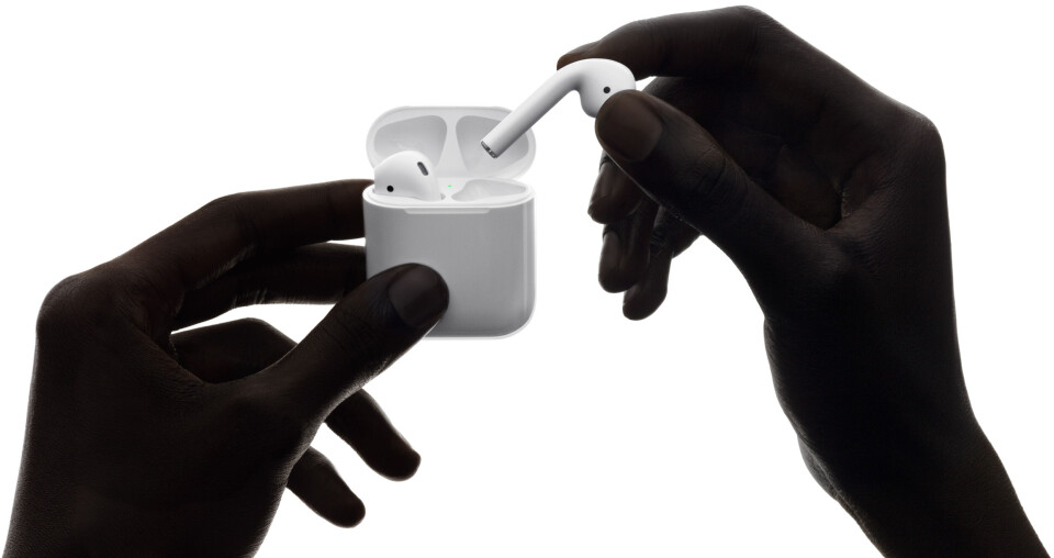 W1: Egen blåtann-spesialbrikke i Apples AirPods (Foto: Apple) W1: Egen blåtann-spesialbrikke i Apples AirPods (Foto: Apple)