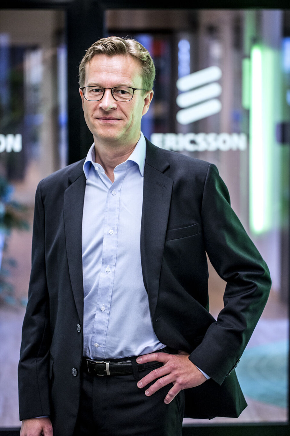 MOBILVIDEO: - I Europa ser vi i snitt video på smarttelefonen fire timer hver uke, konstaterer Aksel Aanensen, adm. direktør i Ericsson Norge. Foto: Ericsson MOBILVIDEO: - I Europa ser vi i snitt video på smarttelefonen fire timer hver uke, konstaterer Aksel Aanensen, adm. direktør i Ericsson Norge. Foto: Ericsson
