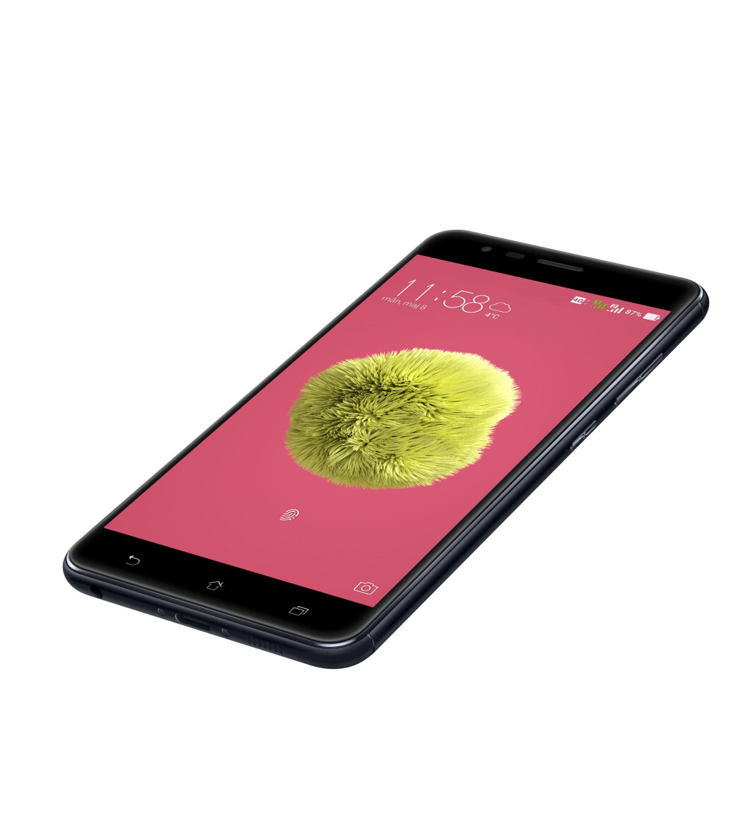 KAMERAMOBIL: Nye Asus Zenfone Zoom S markedsføres særlig som kameramobil. (Foto: Asus) KAMERAMOBIL: Nye Asus Zenfone Zoom S markedsføres særlig som kameramobil. (Foto: Asus)